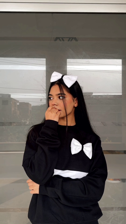 Winter White Rabbon Sweatshirt + Gift